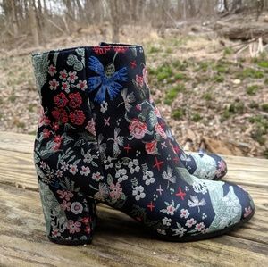 Floral embroidered heeled boots